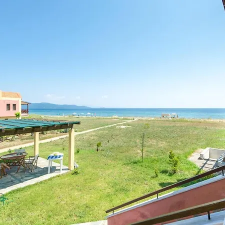 Relaxing House 50 M From The Coast!