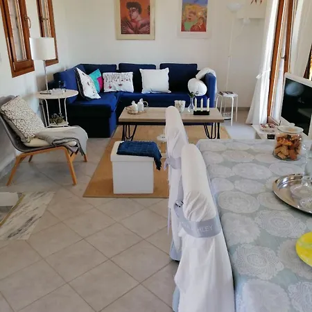 度假居 Relaxing House 50 M From The Coast! 伊里斯斯