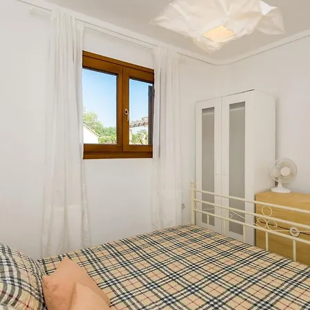 Relaxing House 50 M From The Coast!